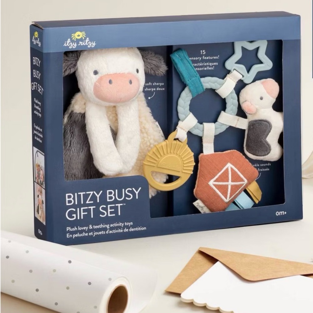 Itzy Ritzy Bitzy Busy Gift Set - Cream and Navy